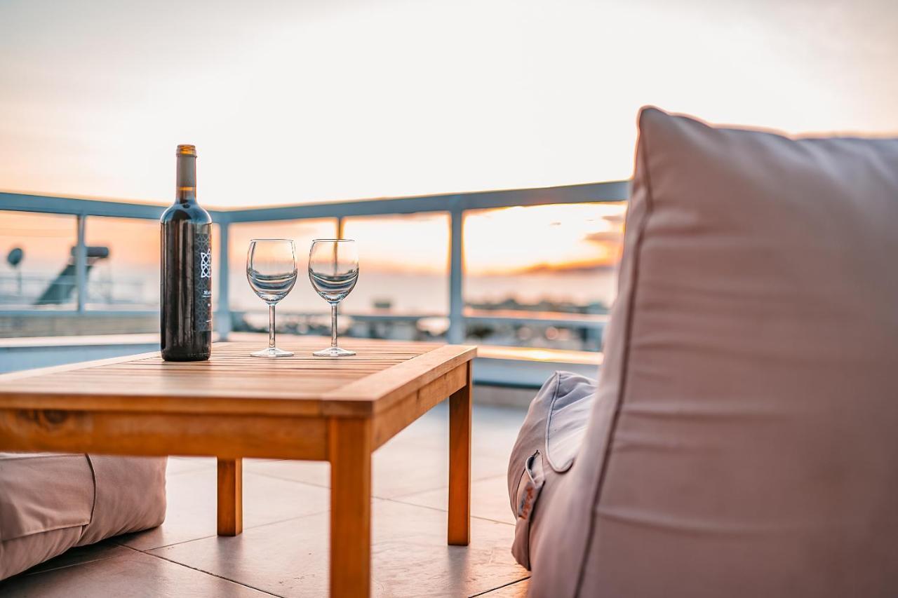 Suites With Magical View & Jacuzzi Atena Exterior foto