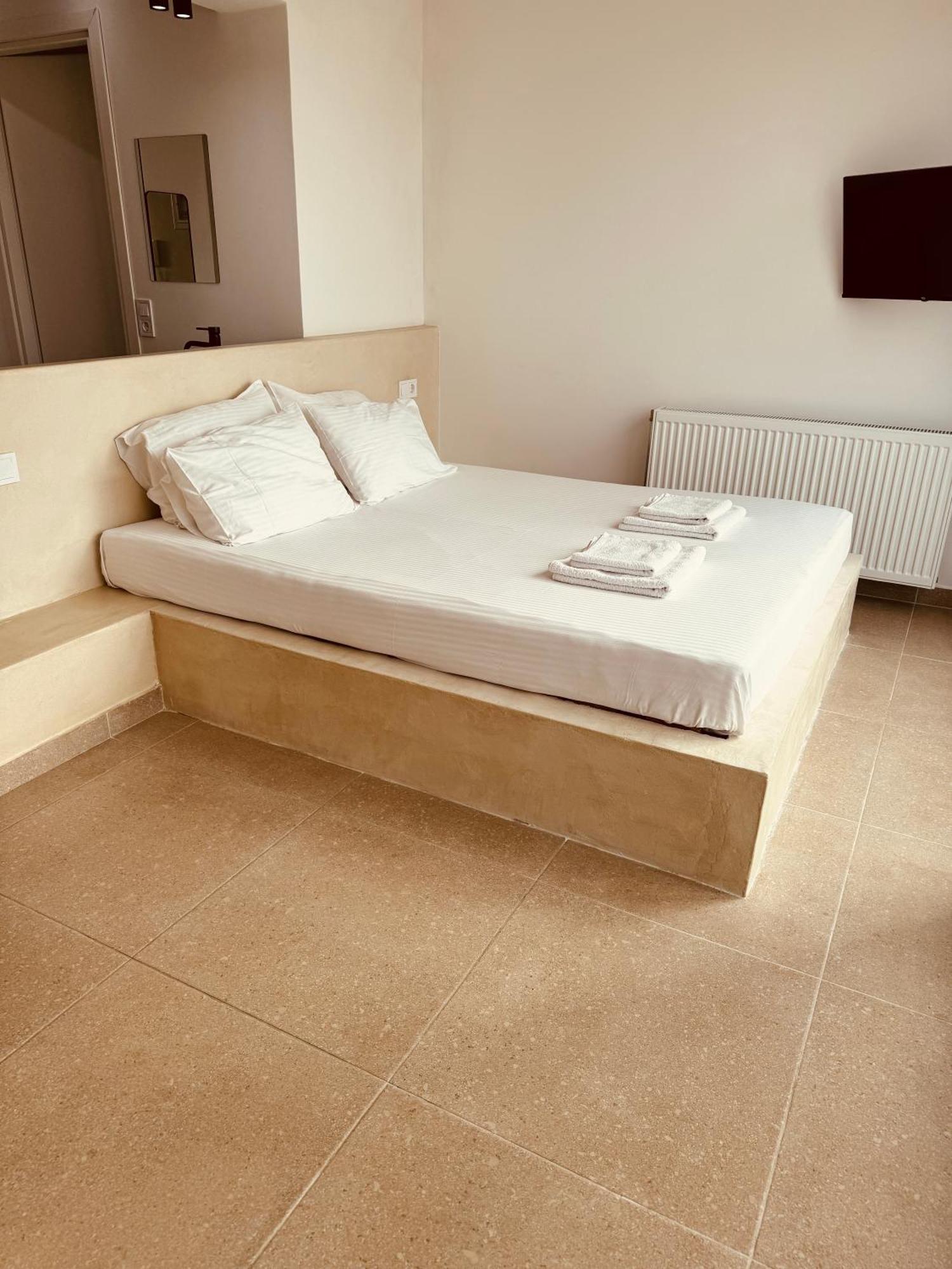 Suites With Magical View & Jacuzzi Atena Exterior foto